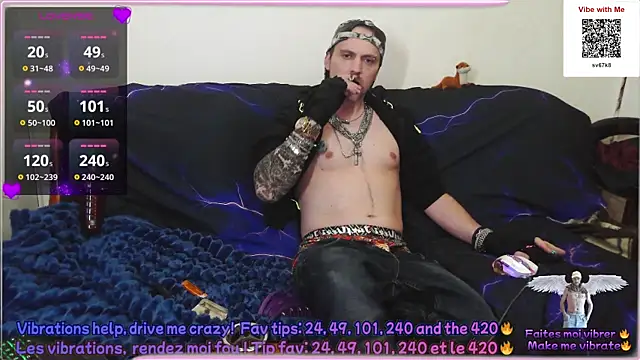Snapshot of SwatRocShy chatting on 06-08-26, 05:08 SwatRocShy online show from 06-08-26, 05:08