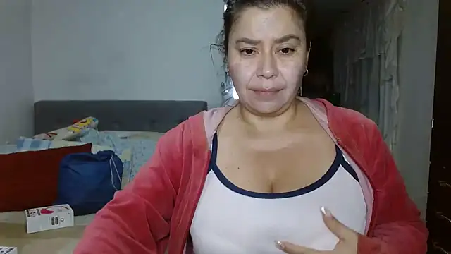 Snapshot of Karo_sexy chatting on 01-01-25, 05:54 Karo sexy online show from 01-01-25, 05:54