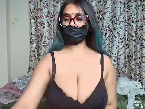 Snapshot of Bold-camlin chatting on 06-25-26, 06:51 Bold-camlin online show from 06-25-26, 06:51