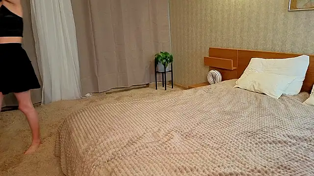 NikkyBee  online show from 02-10-26, 08:07