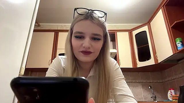 Snapshot of MiaBerlateen chatting on 02-06-26, 02:20 MiaBerlateen online show from 02-06-26, 02:20