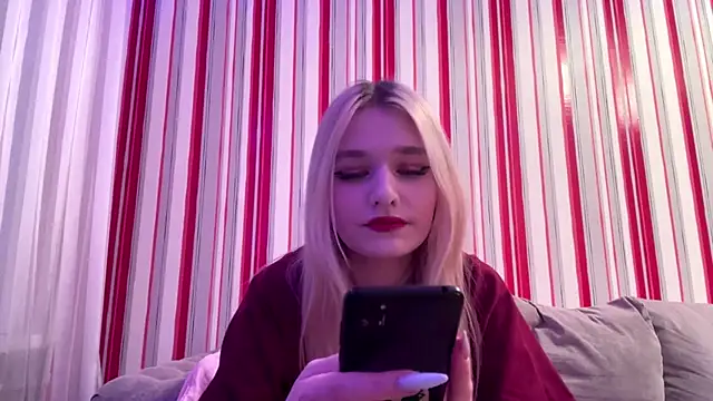 Snapshot of MiaBerlateen chatting on 02-19-26, 06:15 MiaBerlateen online show from 02-19-26, 06:15