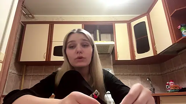 Snapshot of MiaBerlateen chatting on 02-23-26, 07:00 MiaBerlateen online show from 02-23-26, 07:00