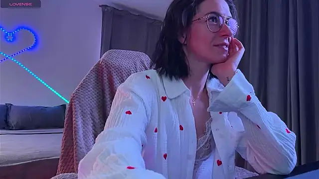 Snapshot of Katy_Kar chatting on 02-17-26, 08:48 Katy Kar online show from 02-17-26, 08:48