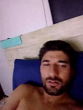 Snapshot of Camilo696903 chatting on 06-19-26, 01:10 Camilo696903 online show from 06-19-26, 01:10