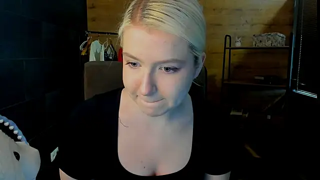BeckyWashington online show from 06-05-26, 10:21