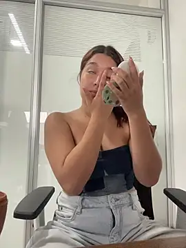 Emily Harpeer online show from 03-26-26, 11:49