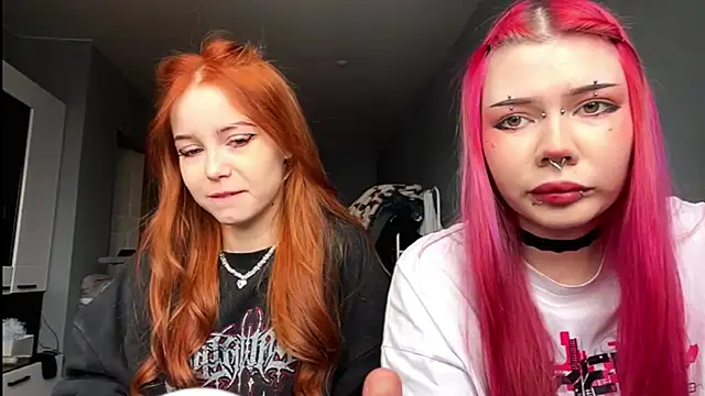 Snapshot of Veldenga chatting on 02-11-26, 08:30 Veldenga online show from 02-11-26, 08:30