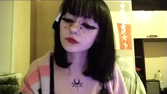 Snapshot of SmilingPatent chatting on 02-06-26, 03:15 SmilingPatent online show from 02-06-26, 03:15