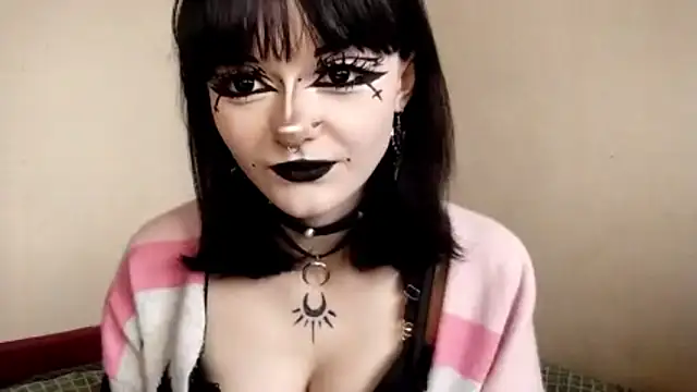 Snapshot of SmilingPatent chatting on 02-16-26, 01:18 SmilingPatent online show from 02-16-26, 01:18