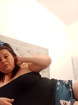 Snapshot of louisa36 chatting on 04-25-26, 10:40 louisa36 online show from 04-25-26, 10:40