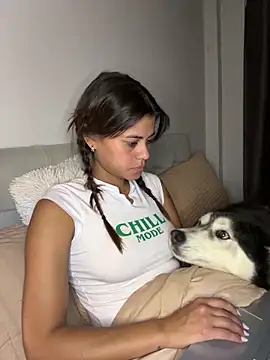 Snapshot of RachelWeisz_ chatting on 02-17-26, 10:12 RachelWeisz online show from 02-17-26, 10:12