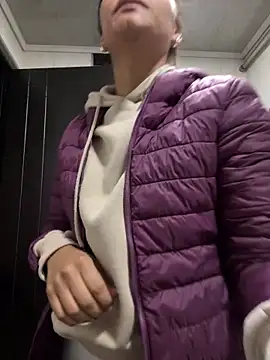 Snapshot of RachelWeisz_ chatting on 02-22-26, 11:20 RachelWeisz online show from 02-22-26, 11:20