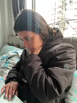 Snapshot of RachelWeisz_ chatting on 06-14-26, 12:51 RachelWeisz online show from 06-14-26, 12:51