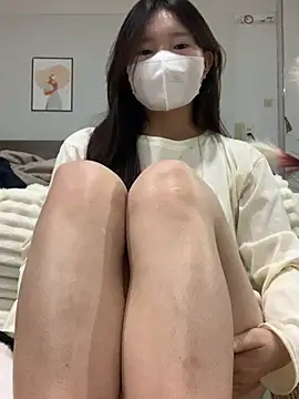 Snapshot of Rin-yiyi chatting on 02-12-26, 08:15 Rin-yiyi online show from 02-12-26, 08:15