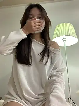 Snapshot of Rin-yiyi chatting on 02-19-26, 04:47 Rin-yiyi online show from 02-19-26, 04:47