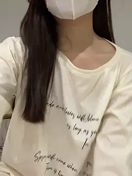 Snapshot of Rin-yiyi chatting on 02-22-26, 10:47 Rin-yiyi online show from 02-22-26, 10:47