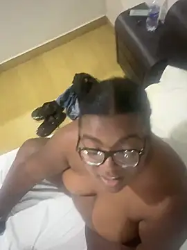 Snapshot of lanegriis1 chatting on 04-19-26, 04:34 lanegriis1 online show from 04-19-26, 04:34