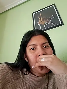 Snapshot of ZeforAitanna chatting on 03-28-26, 04:06 ZeforAitanna online show from 03-28-26, 04:06