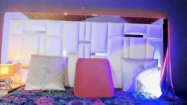 Snapshot of HilarySolis chatting on 02-23-26, 04:04 HilarySolis online show from 02-23-26, 04:04