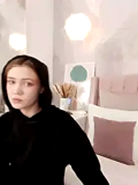 StacyHicks online show from 04-14-26, 03:18