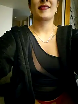 Snapshot of Paola_andrade chatting on 02-14-26, 03:03 Paola andrade online show from 02-14-26, 03:03