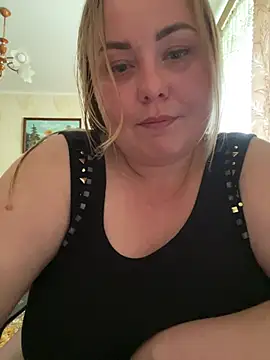 Snapshot of Mommy-girl-Lola chatting on 05-15-26, 10:11 Mommy-girl-Lola online show from 05-15-26, 10:11
