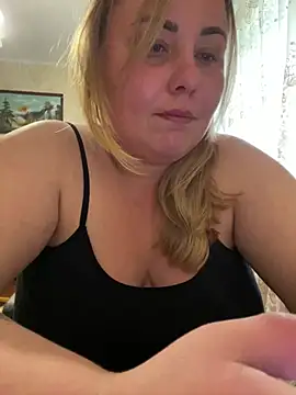 Snapshot of Mommy-girl-Lola chatting on 06-03-26, 11:24 Mommy-girl-Lola online show from 06-03-26, 11:24