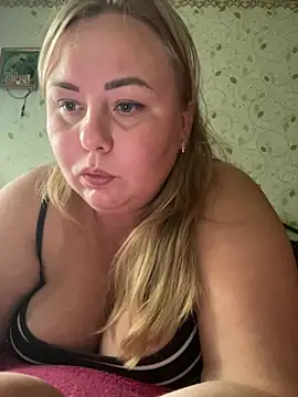 Snapshot of Mommy-girl-Lola chatting on 07-29-26, 11:52 Mommy-girl-Lola online show from 07-29-26, 11:52