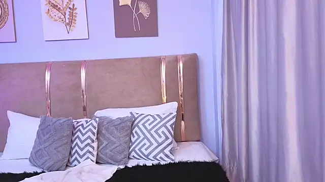 Mia Naive online show from 03-15-26, 12:55