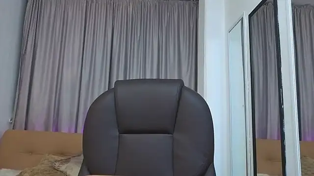 Mia Naive online show from 03-27-26, 12:27