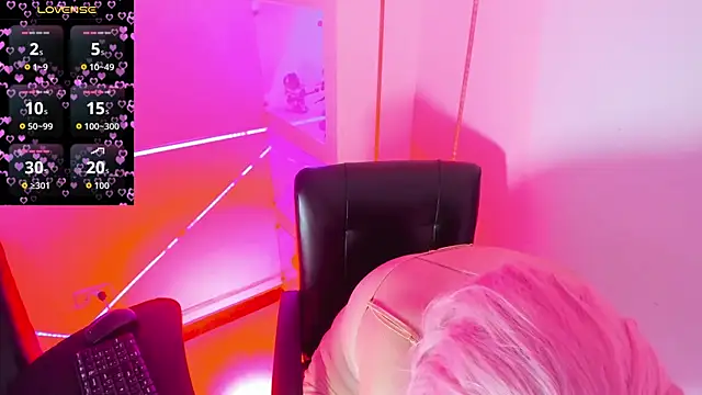 Snapshot of JoycePierce chatting on 02-16-26, 12:34 JoycePierce online show from 02-16-26, 12:34