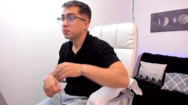 Snapshot of Tommas_Jhonson chatting on 03-02-26, 11:55 Tommas Jhonson online show from 03-02-26, 11:55