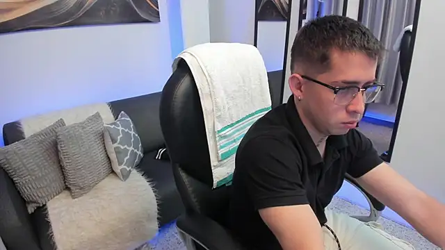 Tommas Jhonson online show from 03-25-26, 02:17