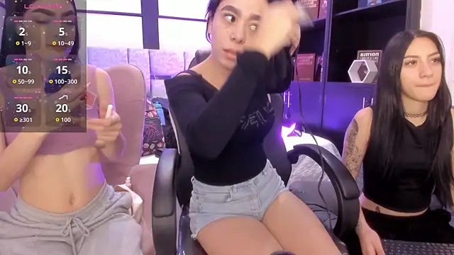 Snapshot of lorraineHunter chatting on 02-14-26, 12:35 lorraineHunter online show from 02-14-26, 12:35