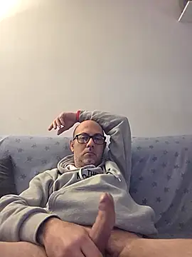 pareja47 online show from 02-23-26, 08:44