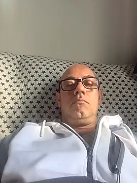 Snapshot of pareja47 chatting on 04-24-26, 08:17 pareja47 online show from 04-24-26, 08:17