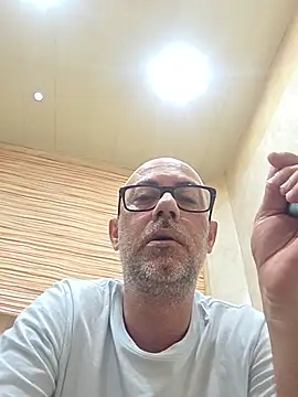 Snapshot of pareja47 chatting on 07-29-26, 04:16 pareja47 online show from 07-29-26, 04:16