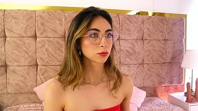 EmmaClark   online show from 04-10-26, 07:40