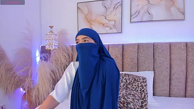 Snapshot of Yaasmin_ chatting on 02-12-26, 07:42 Yaasmin online show from 02-12-26, 07:42