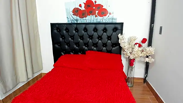 Snapshot of Kitty_f00x chatting on 07-14-26, 01:06 Kitty f00x online show from 07-14-26, 01:06