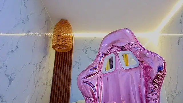 Amelia Cooper s online show from 04-18-26, 08:20