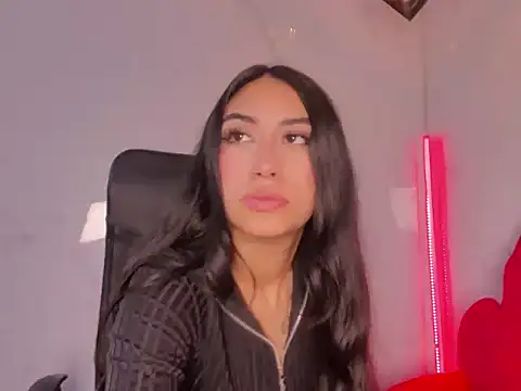 Snapshot of TiffanyDream8 chatting on 02-20-26, 09:48 TiffanyDream8 online show from 02-20-26, 09:48