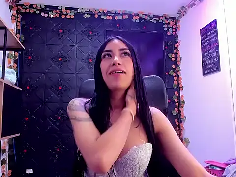 Snapshot of TiffanyDream8 chatting on 02-26-26, 09:25 TiffanyDream8 online show from 02-26-26, 09:25