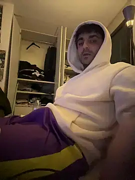 Snapshot of elia2711 chatting on 02-11-26, 01:43 elia2711 online show from 02-11-26, 01:43