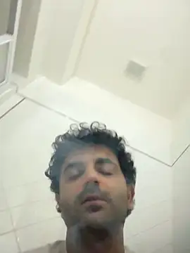 Snapshot of elia2711 chatting on 02-28-26, 03:57 elia2711 online show from 02-28-26, 03:57