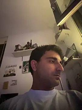 Snapshot of elia2711 chatting on 05-01-26, 02:16 elia2711 online show from 05-01-26, 02:16