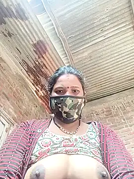 Snapshot of Kirti_sacsena chatting on 02-13-26, 04:41 Kirti sacsena online show from 02-13-26, 04:41