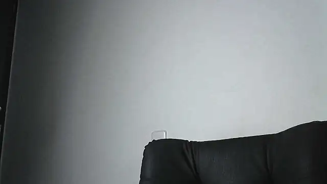 Snapshot of Thommas8a chatting on 02-21-26, 12:33 Thommas8a online show from 02-21-26, 12:33