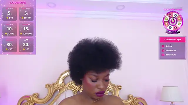 Snapshot of NatashaSilvers chatting on 02-11-26, 11:37 NatashaSilvers online show from 02-11-26, 11:37